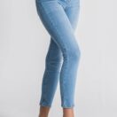 Light-Blue-GK-Skinny-Jeans-3_a12f0405-69de-4b4c-8da0-110396b99f8a.jpg